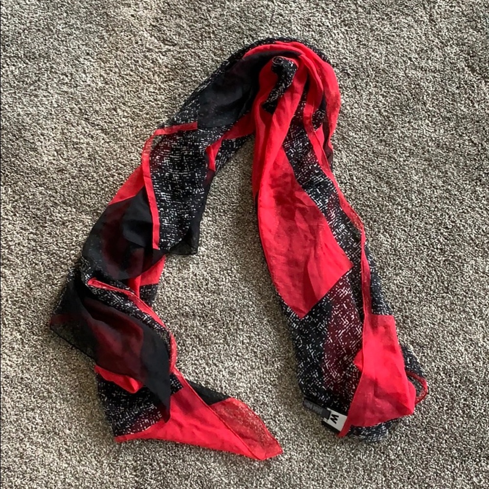 Red and black scarf